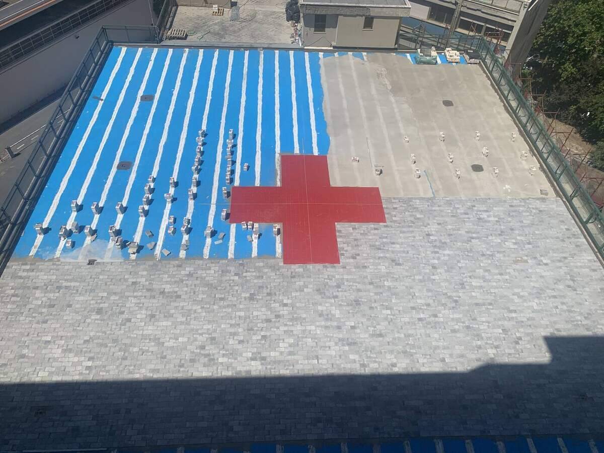 Vista d'insieme del terrazzo pavimentato