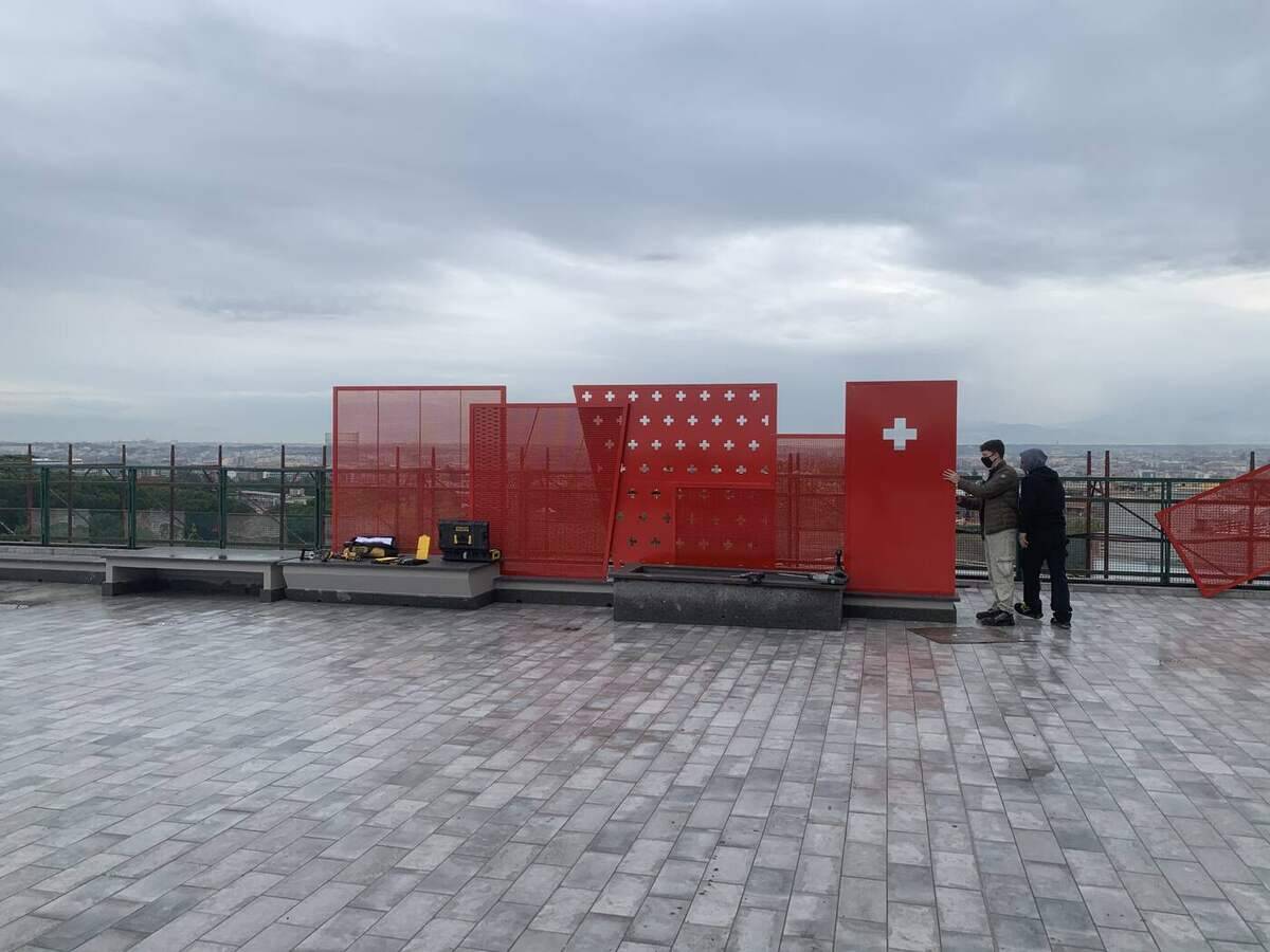 Terrazza completata con arredi e parapetti