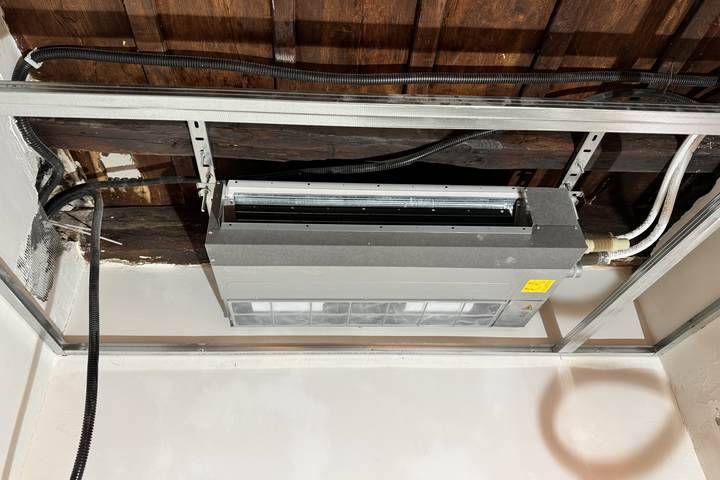 Fan coil nascosto nel controsoffitto