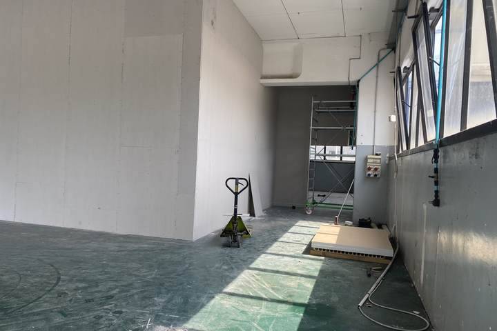 Cantiere in corso: partizioni e impianti
