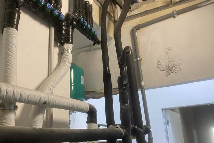 Centrale idraulica con distribuzione